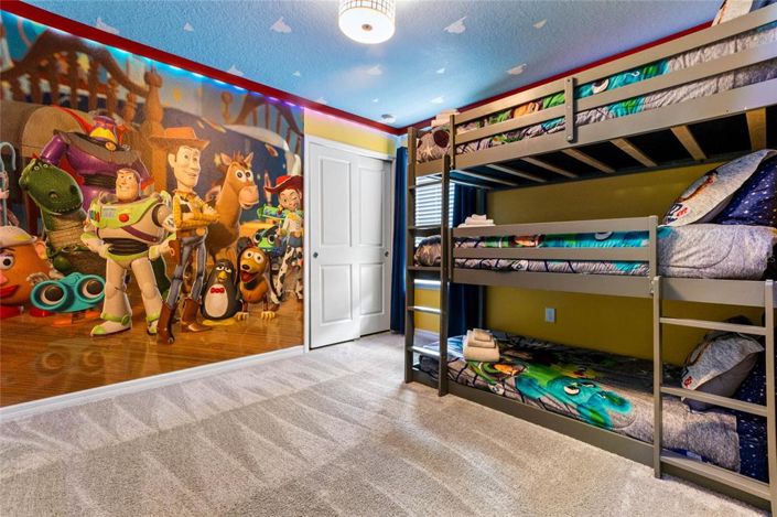 Image No.27-8 Bed Property for sale