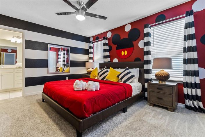 Image No.32-8 Bed Property for sale