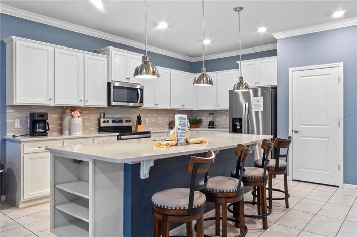 Image No.4-8 Bed Property for sale