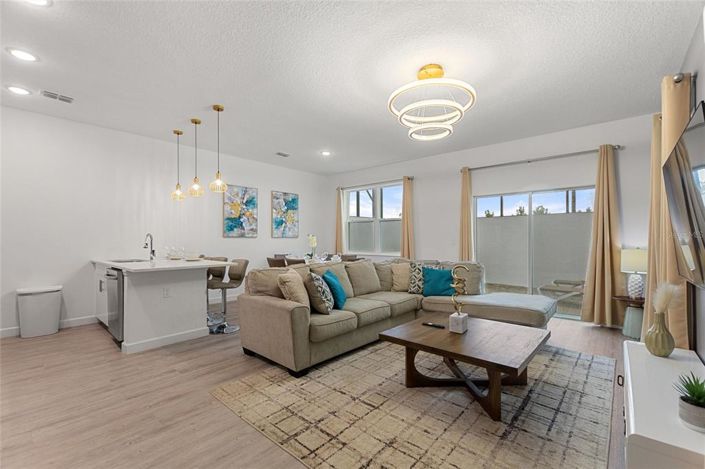 Image No.12-3 Bed Townhouse for sale