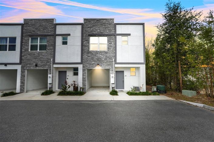 Image No.2-3 Bed Townhouse for sale