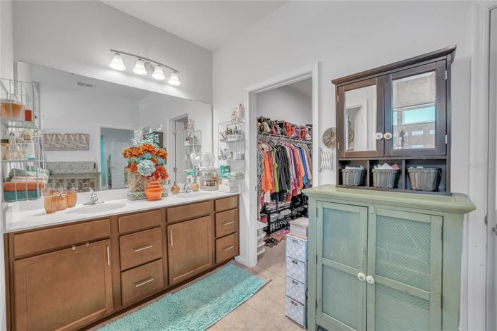 Image No.32-3 Bed Property for sale