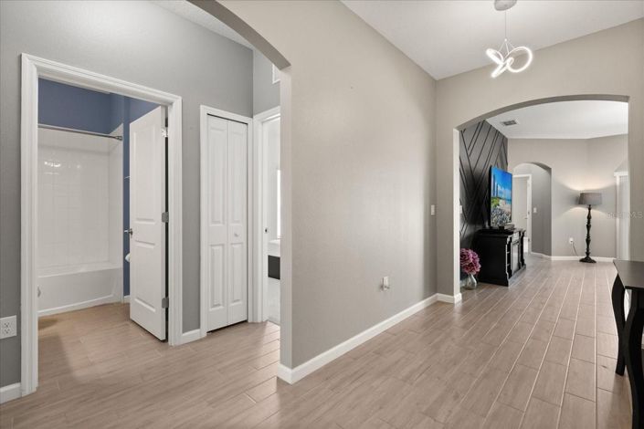 Image No.7-4 Bed House for sale