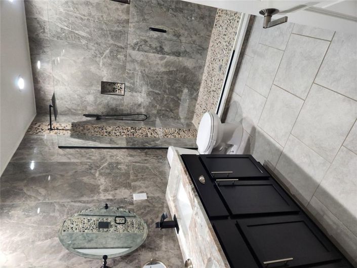 Image No.10-3 Bed House for sale