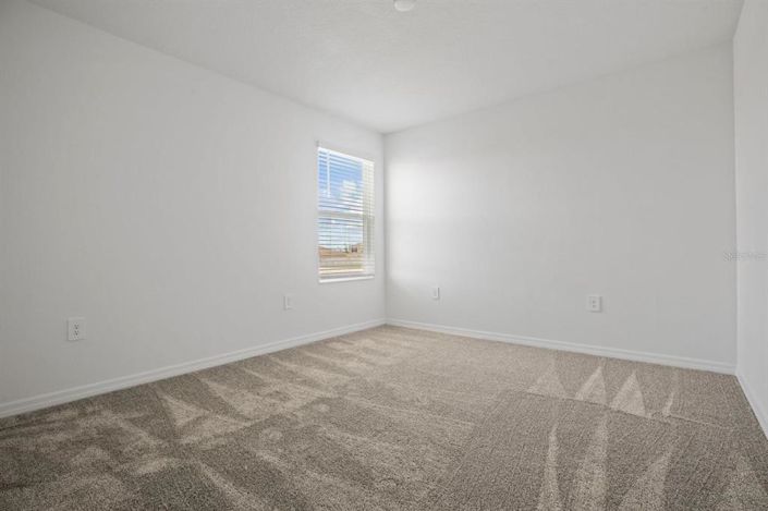 Image No.8-5 Bed House for sale