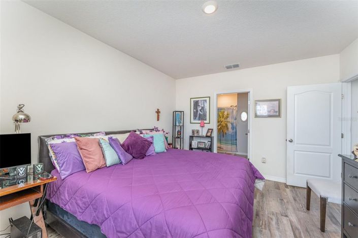 Image No.11-4 Bed House for sale