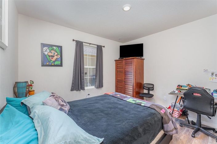 Image No.18-4 Bed House for sale