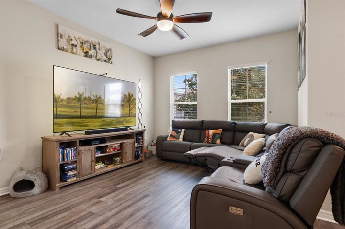 Image No.8-4 Bed House for sale