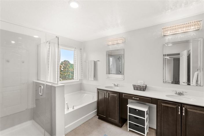 Image No.17-5 Bed House for sale