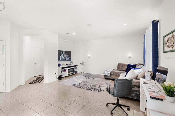 Image No.9-5 Bed House for sale