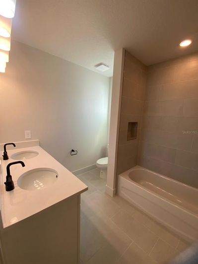 Image No.15-4 Bed House for sale