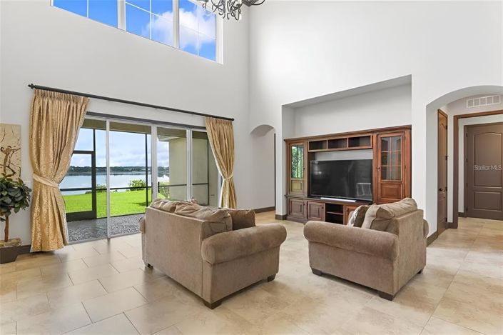 Image No.12-5 Bed House for sale