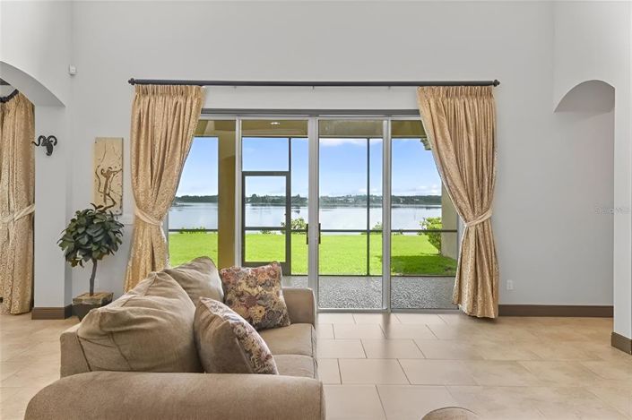 Image No.13-5 Bed House for sale