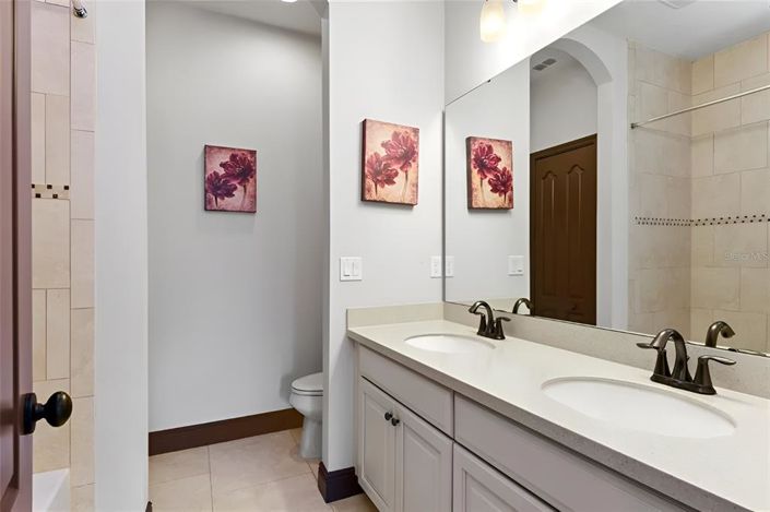 Image No.30-5 Bed House for sale