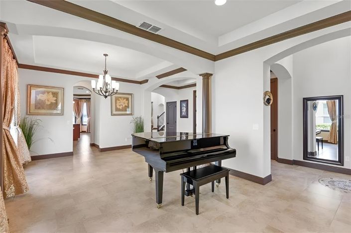 Image No.7-5 Bed House for sale