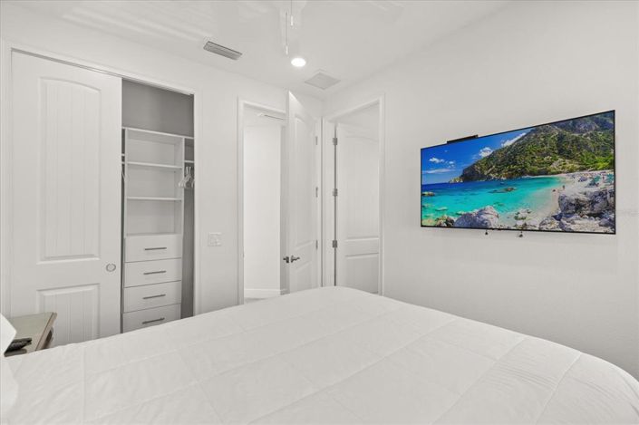 Image No.20-5 Bed House for sale