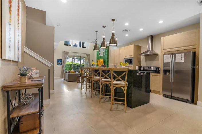 Image No.2-4 Bed Townhouse for sale