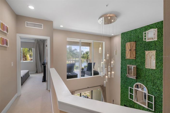 Image No.20-4 Bed Townhouse for sale