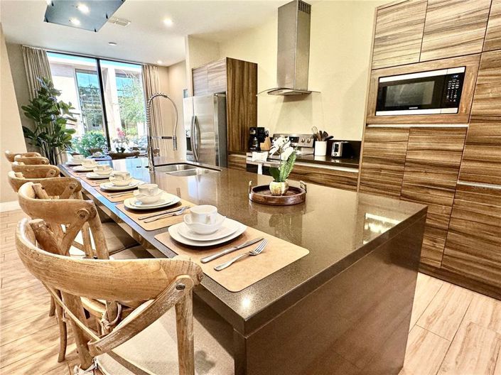 Image No.4-4 Bed Townhouse for sale