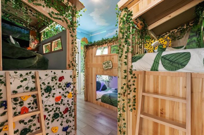 Image No.15-5 Bed Property for sale