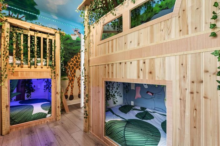 Image No.16-5 Bed House for sale