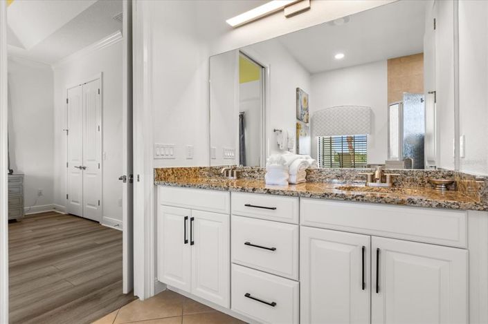 Image No.27-5 Bed House for sale