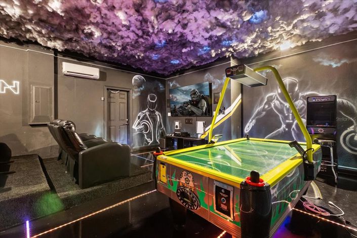 Image No.28-5 Bed Property for sale