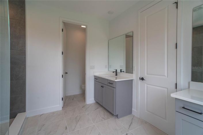 Image No.26-4 Bed House for sale