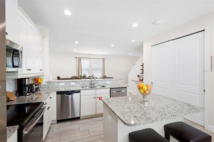 Image No.19-6 Bed House for sale