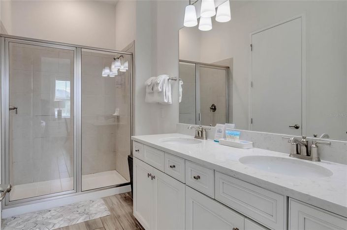 Image No.12-2 Bed House for sale