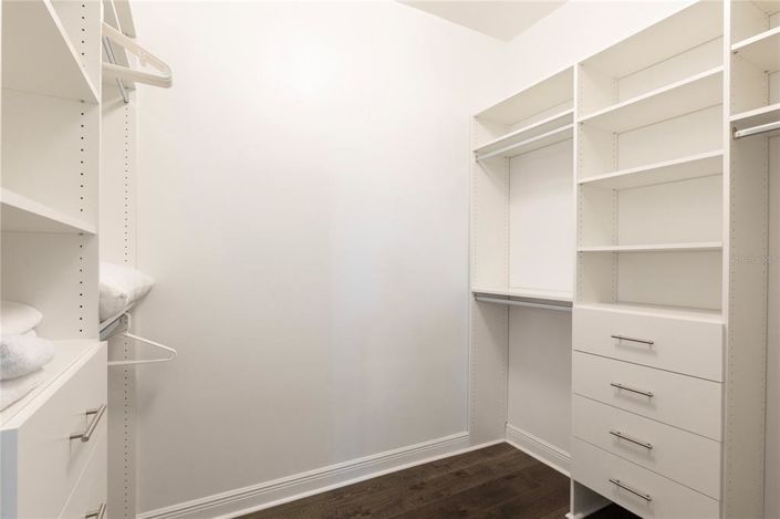 Image No.27-5 Bed House for sale