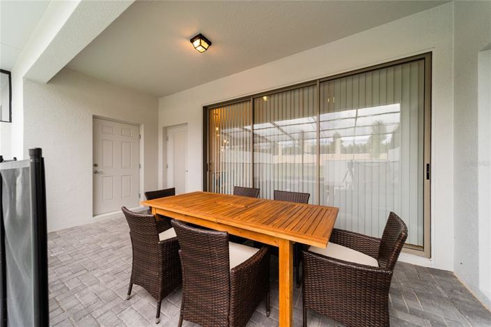 Image No.14-5 Bed Townhouse for sale