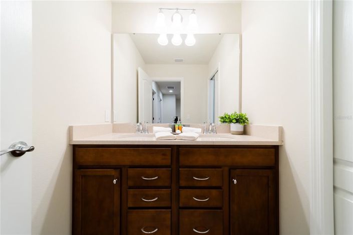 Image No.26-5 Bed Townhouse for sale