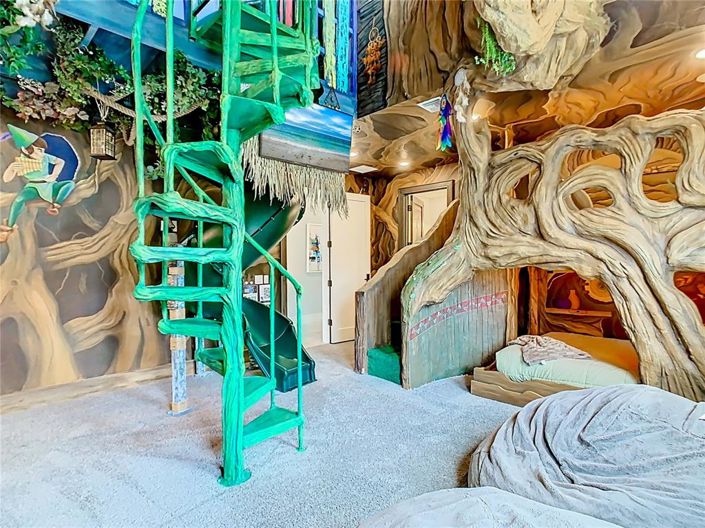 Image No.18-10 Bed House for sale