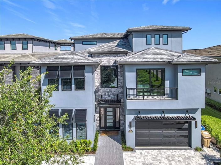 Image No.2-10 Bed House for sale