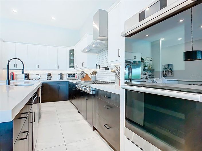 Image No.23-10 Bed House for sale