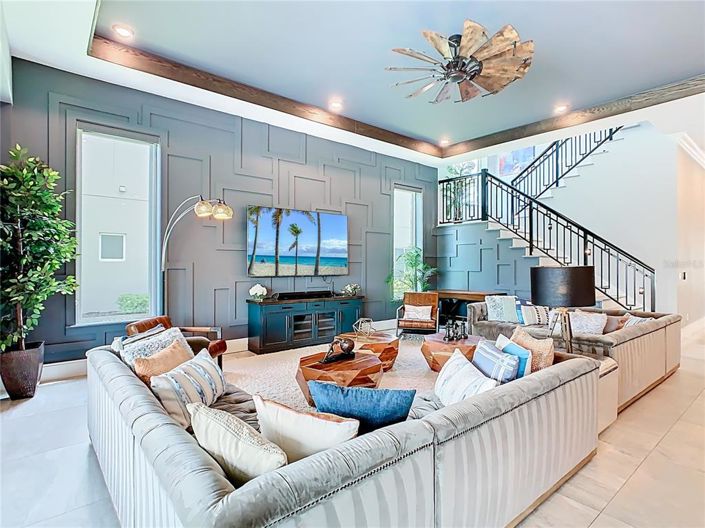 Image No.25-10 Bed House for sale