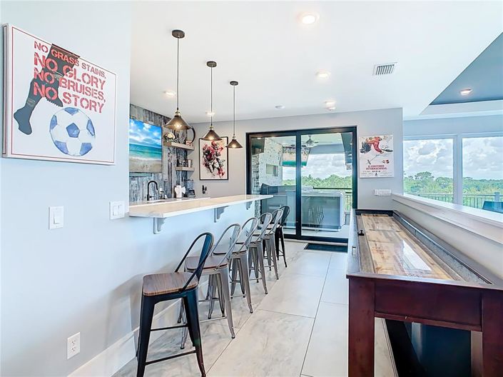 Image No.31-10 Bed House for sale