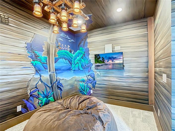 Image No.38-10 Bed House for sale