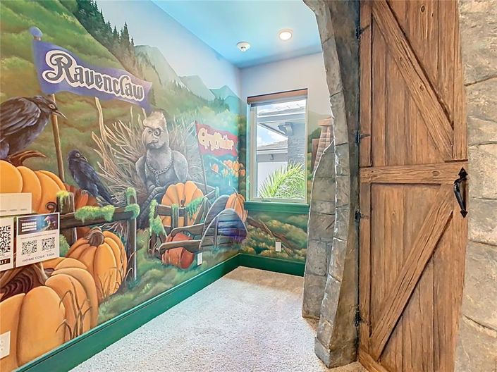 Image No.46-10 Bed House for sale