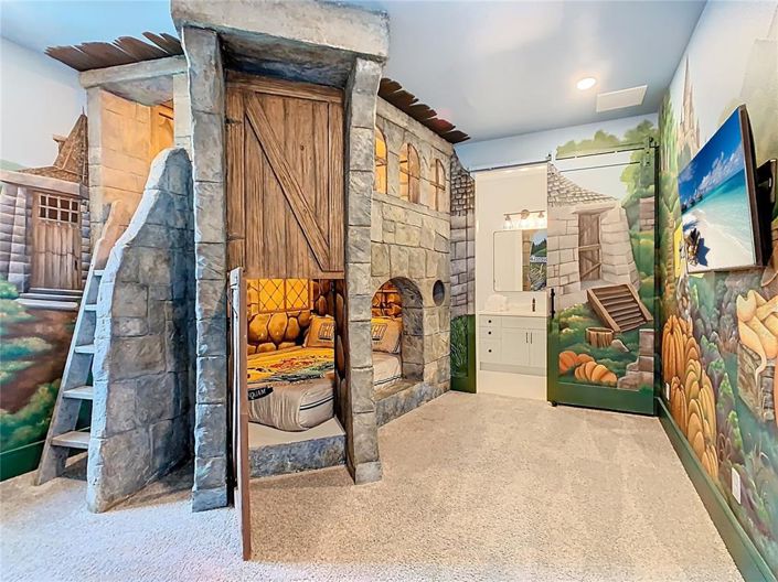 Image No.47-10 Bed House for sale