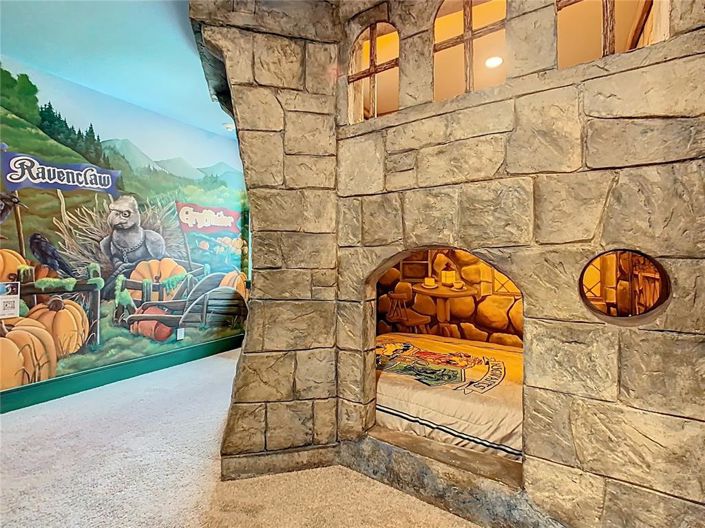 Image No.48-10 Bed House for sale