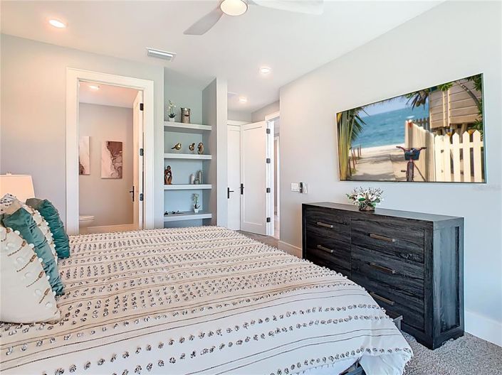 Image No.50-10 Bed House for sale