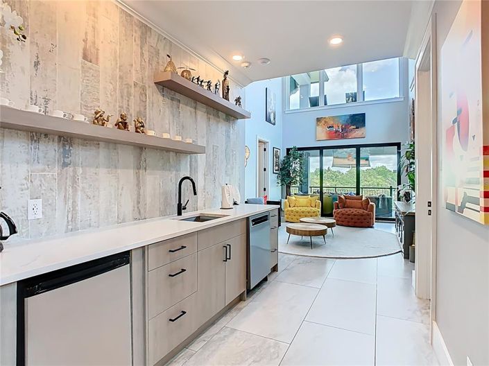 Image No.59-10 Bed House for sale