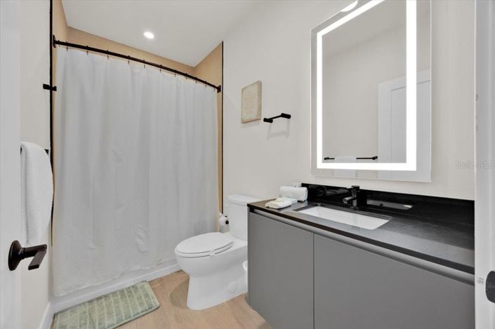 Image No.19-3 Bed Townhouse for sale