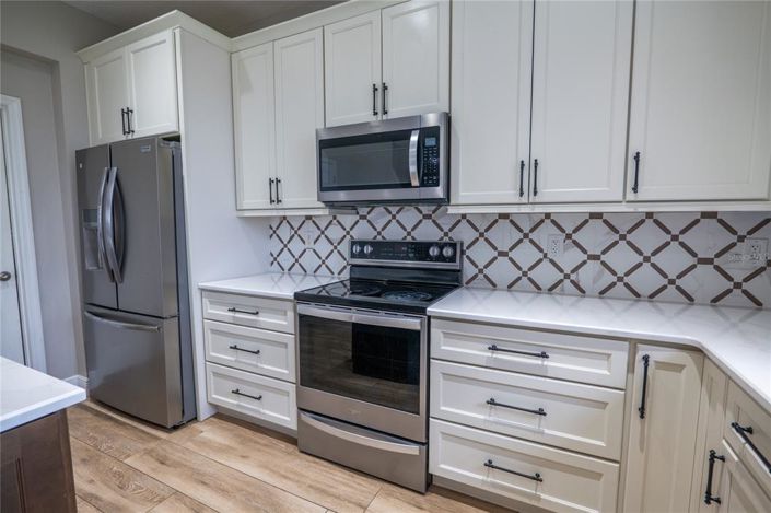 Image No.11-3 Bed House for sale