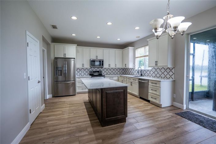 Image No.8-3 Bed House for sale