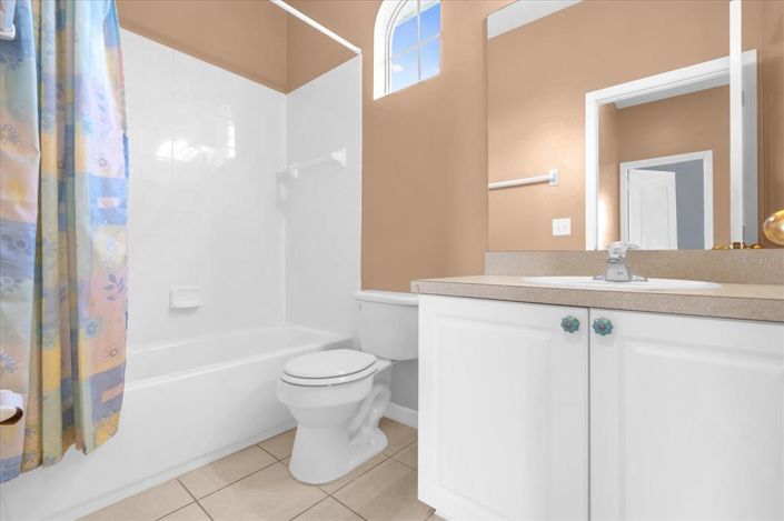 Image No.22-4 Bed Townhouse for sale