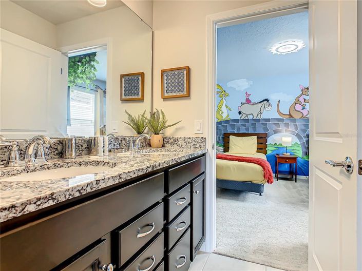 Image No.33-10 Bed House for sale