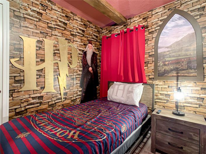 Image No.46-10 Bed House for sale